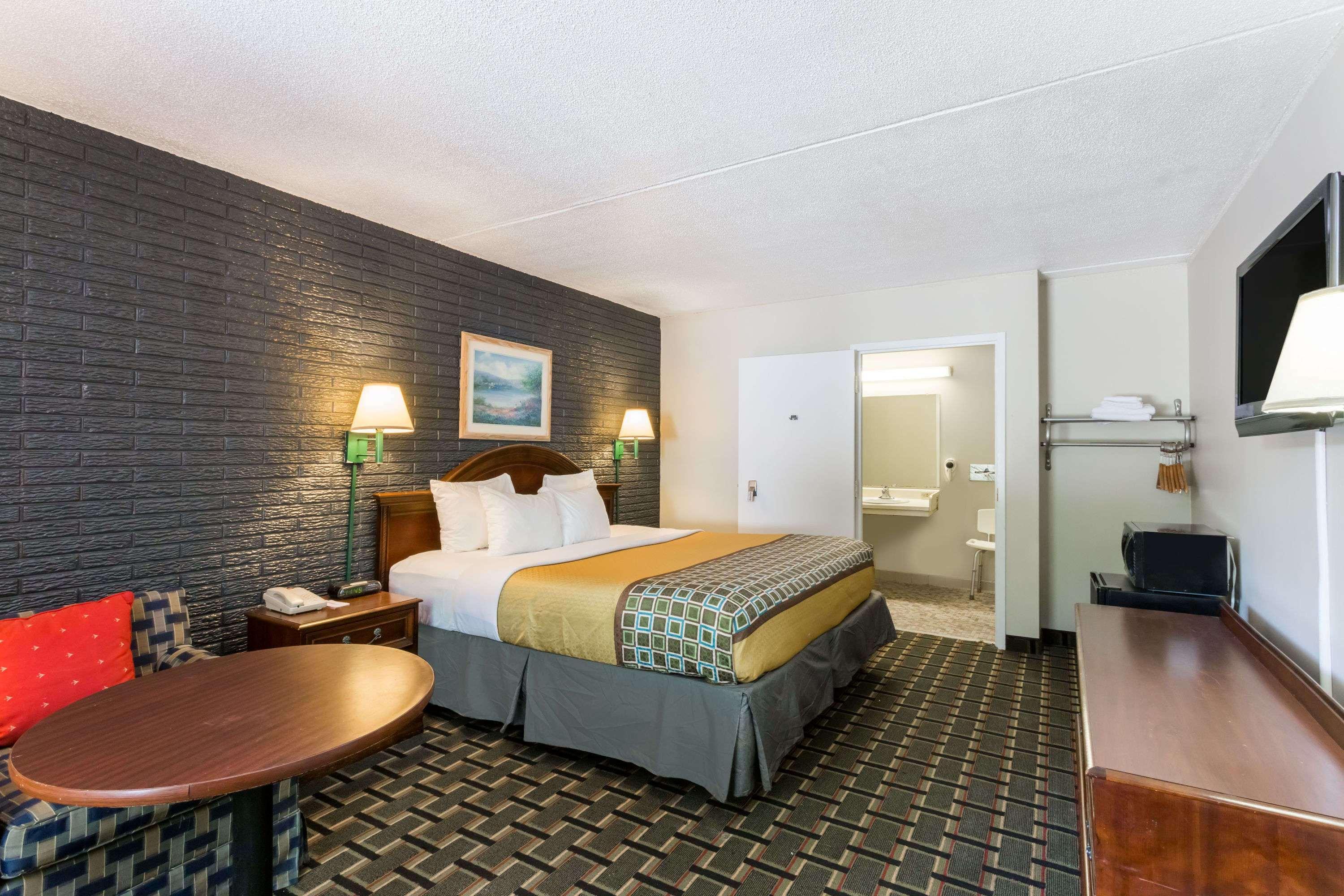 Travelodge By Wyndham Savannah Area/Richmond Hill Exterior foto